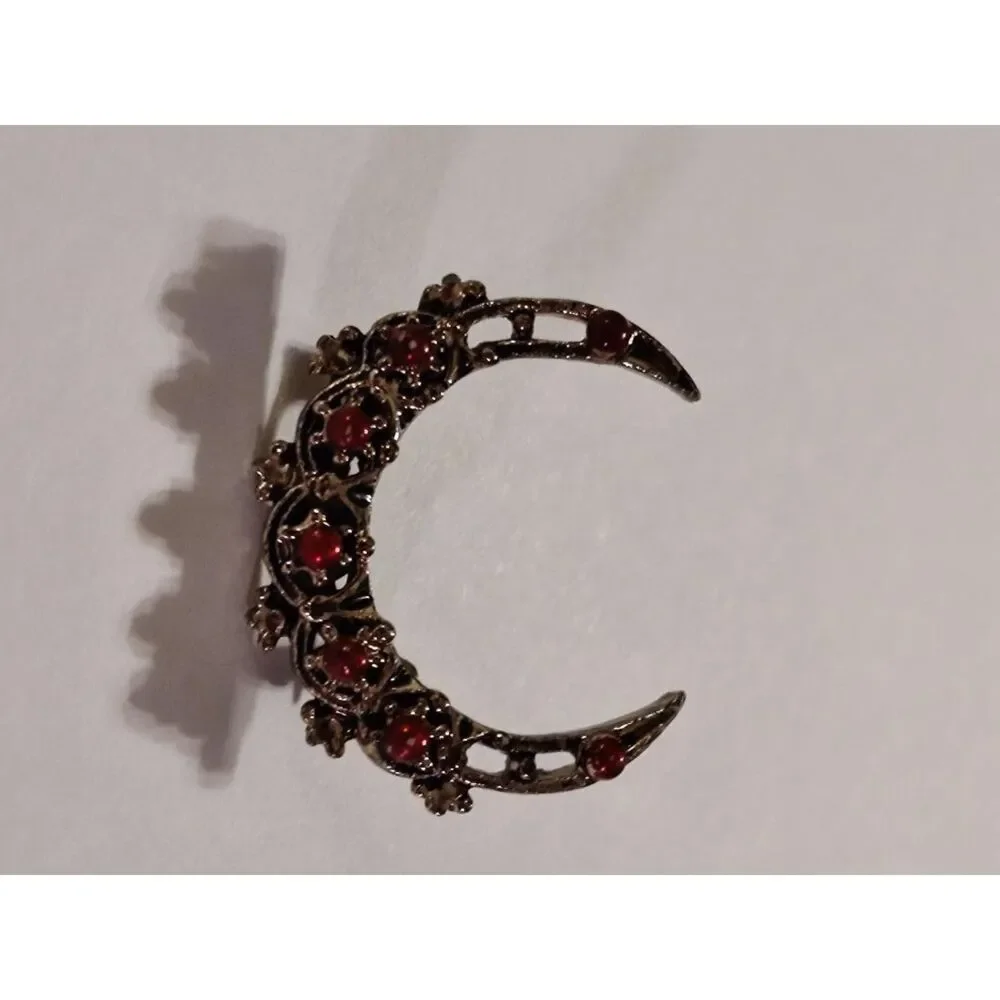 VTG Victorian Style Ornate Gold Tone Red Glass Cabochons Crescent Moon Brooch